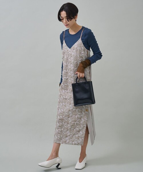 Courtney Orla(コートニーオーラ)の「【Courtney Orla/(コートニーオーラ)】CURVE TOTE S/カーブトートS(ハンドバッグ・レディース・ブラック・FREE)」の5枚目の写真
