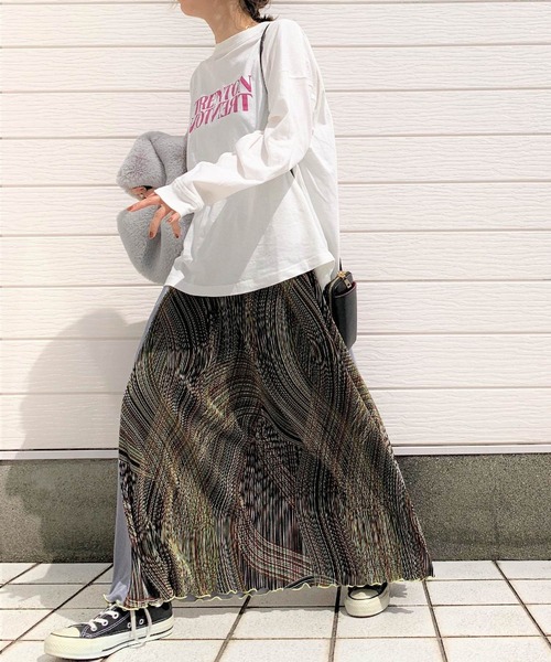 Q(キュー)の「ミラーロゴロンT(Tシャツ/カットソー・レディース・チャコールグレー/アイボリー・MEDIUM)」の13枚目の写真