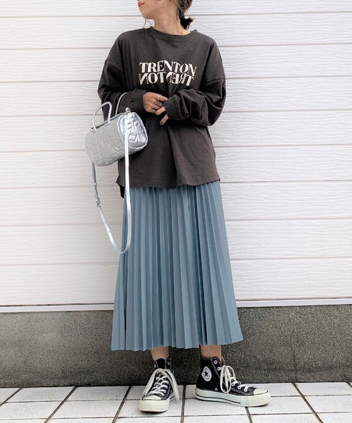 Q(キュー)の「ミラーロゴロンT(Tシャツ/カットソー・レディース・チャコールグレー/アイボリー・MEDIUM)」の14枚目の写真