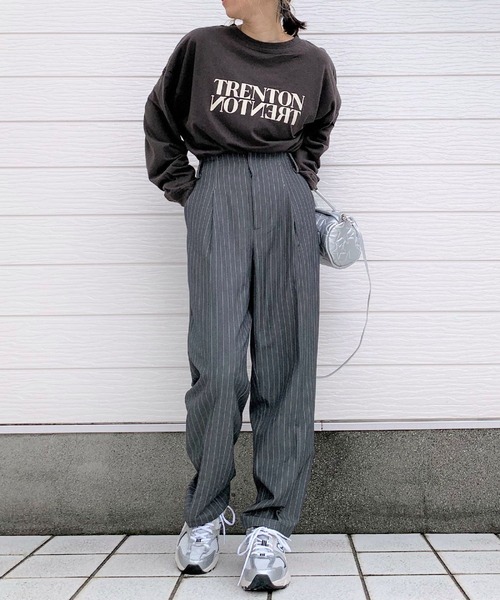 Q(キュー)の「ミラーロゴロンT(Tシャツ/カットソー・レディース・チャコールグレー/アイボリー・MEDIUM)」の16枚目の写真