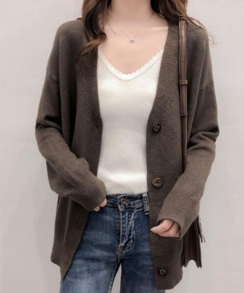 RUUX(ルーフ)の「ドロップショルダー ニット カーディガン(カーディガン/ボレロ・レディース・ブラック/ベージュ/ブラウン/グレー・FREE)」の2枚目の写真