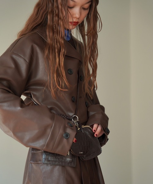 TINA：JOJUN（ティーナジョジュン）の「クロコ柄 カスタムポーチ TINA：JOJUN（ポーチ・レディース・ダークブルー/ダークブラウン・F）」の8枚目の写真