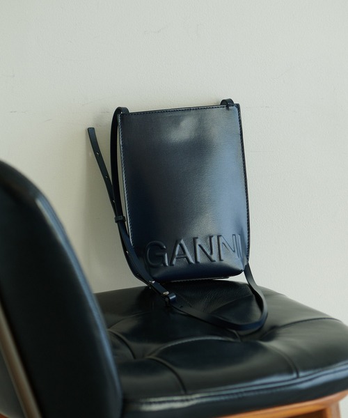 GANNI（ガニー）の「【GANNI】ショルダーバッグ（ショルダーバッグ・レディース・ネイビー/グリーン・FREE）」の2枚目の写真