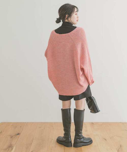 ITEMS URBANRESEARCH（アイテムズ アーバンリサーチ）の「Vネックルーズニット（ニット/セーター・レディース・チャコールグレー/オレンジ/パープル/ミント・FREE）」の7枚目の写真