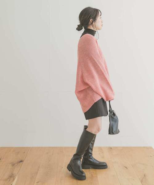 ITEMS URBANRESEARCH（アイテムズ アーバンリサーチ）の「Vネックルーズニット（ニット/セーター・レディース・チャコールグレー/オレンジ/パープル/ミント・FREE）」の8枚目の写真