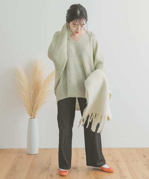 ITEMS URBANRESEARCH（アイテムズ アーバンリサーチ）の「Vネックルーズニット（ニット/セーター・レディース・チャコールグレー/オレンジ/パープル/ミント・FREE）」の18枚目の写真