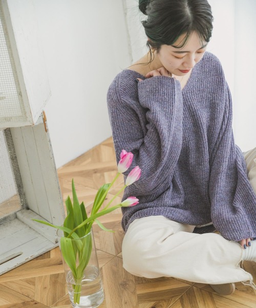 ITEMS URBANRESEARCH（アイテムズ アーバンリサーチ）の「Vネックルーズニット（ニット/セーター・レディース・チャコールグレー/オレンジ/パープル/ミント・FREE）」の22枚目の写真