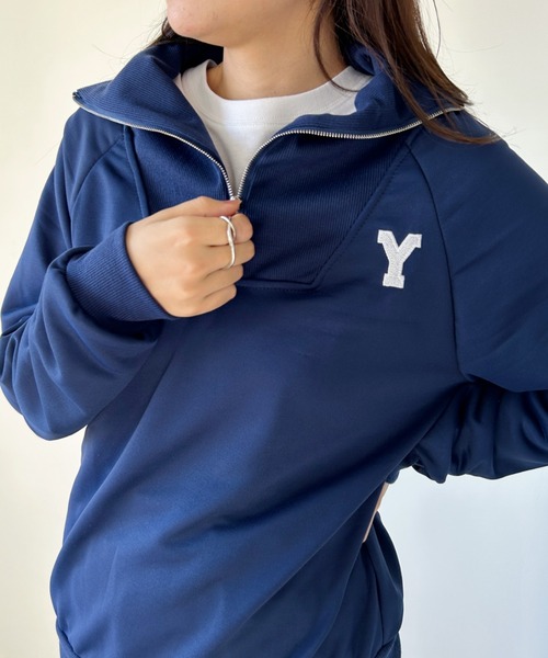 CLEA（クレア）の「アルファベット刺繍ハーフジップスウェット（スウェット・レディース・ネイビー/グレー・FREE）」の4枚目の写真