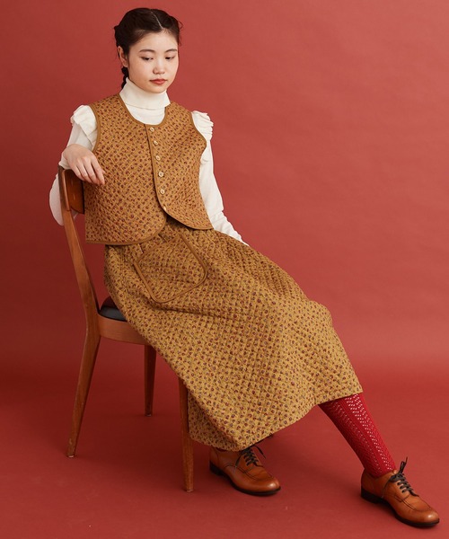 Malle（マル）の「Malle 小花キルティング　ベスト（ベスト・レディース・スミクロ/マスタード・FREE）」の6枚目の写真