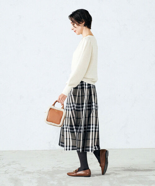 ラメガータープルオーバーニット