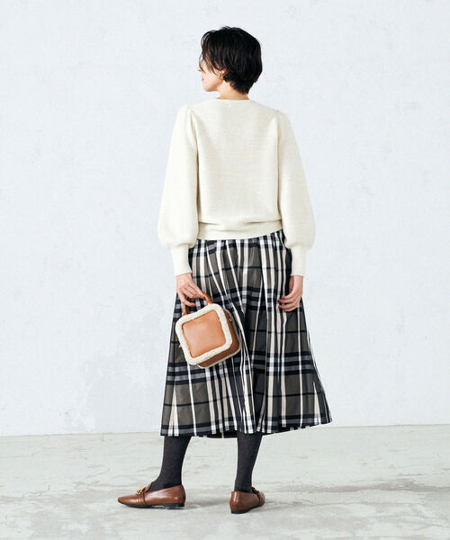 ラメガータープルオーバーニット