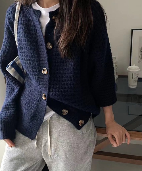 DAY CLOSET(デイ クローゼット)の「レディース ローゲージドロップショルダーニットカーディガン(カーディガン/ボレロ・レディース・ネイビー/オフホワイト/ベージュ/ボルドー/グレー・ONE SIZE)」の10枚目の写真