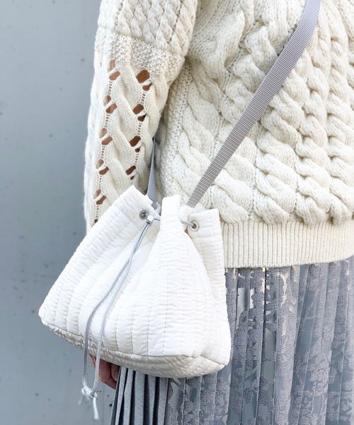 mintdesigns(ミントデザインズ)の「【SPECIAL ITEM】QUILTING BAG / キルティングバッグ(ショルダーバッグ・レディース・グレー系その他/ブラック/オフホワイト/ミント/カーキ/ネイビー・FREE)」の2枚目の写真