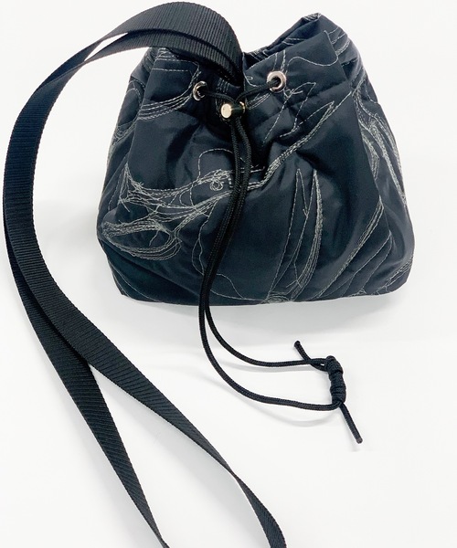 mintdesigns(ミントデザインズ)の「【SPECIAL ITEM】QUILTING BAG / キルティングバッグ(ショルダーバッグ・レディース・グレー系その他/ブラック/オフホワイト/ミント/カーキ/ネイビー・FREE)」の3枚目の写真