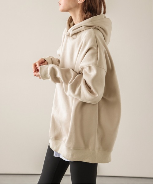 SUGAR BISKET(シュガービスケット)の「ビッグシルエットバックロゴパーカー(パーカー・レディース・グリーン/ブラック/ベージュ/ブルーグレー・フリー)」の6枚目の写真