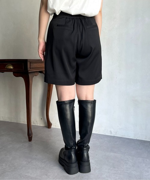 prose verse(プロズヴェール)の「タックショートパンツ(その他パンツ・レディース・ブラック・SMALL/MEDIUM/LARGE)」の3枚目の写真
