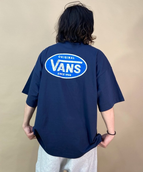VANS(バンズ)の「【ムラサキスポーツ別注】VANS/バンズ バックプリントTシャツ オーバーサイズ/ヴィンテージ風 サークルロゴ/クルーネックTシャツ 123R1010823(Tシャツ/カットソー・メンズ・ブラック/グレー/ネイビー/ホワイト・M/XL/L)」の4枚目の写真