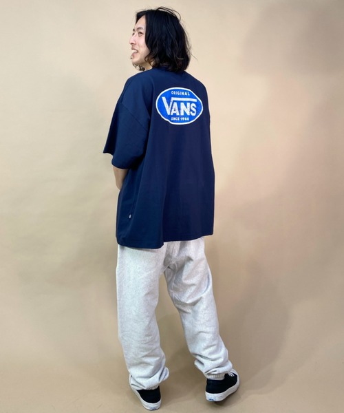 VANS(バンズ)の「【ムラサキスポーツ別注】VANS/バンズ バックプリントTシャツ オーバーサイズ/ヴィンテージ風 サークルロゴ/クルーネックTシャツ 123R1010823(Tシャツ/カットソー・メンズ・ブラック/グレー/ネイビー/ホワイト・M/XL/L)」の8枚目の写真