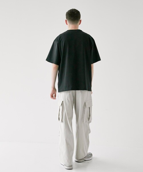 CITY TOKYO（シティトウキョウ）の「ジップポケットリラックスフィット半袖Tシャツ（Tシャツ/カットソー・メンズ・ホワイト/ブラック・1/2）」の5枚目の写真