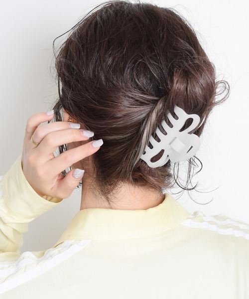 限一点♡❤︎バンズクリップ223ビジューフラワーかまぼこ型ヘアバンス