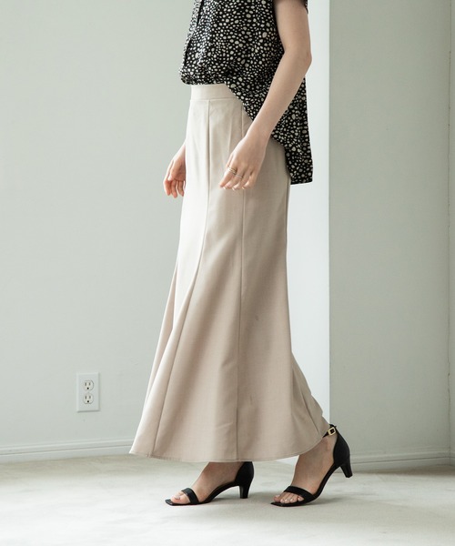 aity（アイティ）の「ロングフレアスカート（スカート・レディース・ブラック/アイボリー/ブラウン/グレイッシュベージュ・M）」の4枚目の写真
