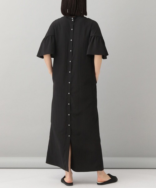 e/rm（イーアールエム）の「【e/rm】ギャザーケープドレス（ワンピース・レディース・ブラック/ブルー系その他3・FREE）」の7枚目の写真