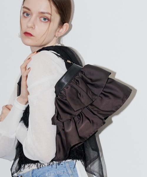 VIOLETTA（ヴィオレッタ）の「ティアードフリルハンドバッグ（ハンドバッグ・レディース・ホワイト/ベージュ/ブラック・FREE）」の3枚目の写真