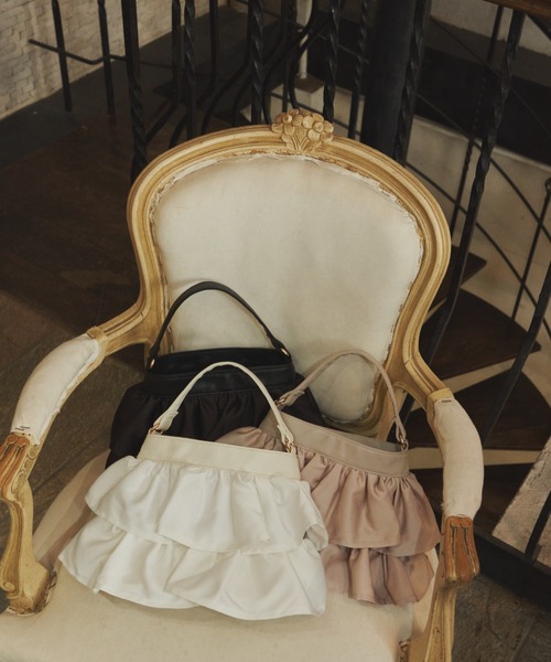 VIOLETTA（ヴィオレッタ）の「ティアードフリルハンドバッグ（ハンドバッグ・レディース・ホワイト/ベージュ/ブラック・FREE）」の4枚目の写真