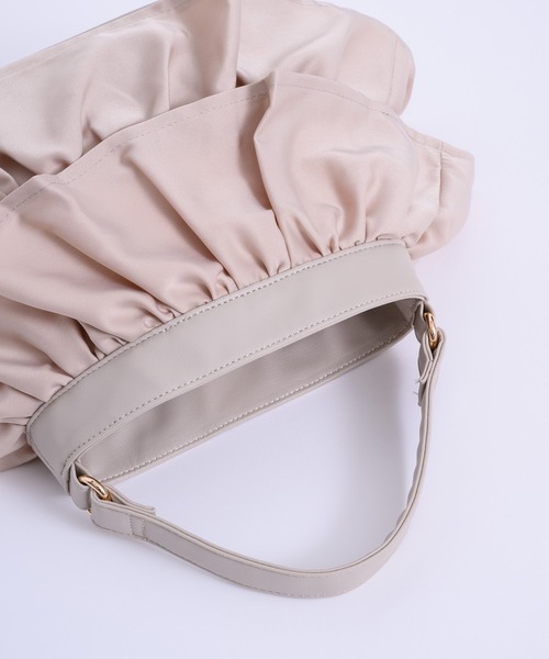 VIOLETTA（ヴィオレッタ）の「ティアードフリルハンドバッグ（ハンドバッグ・レディース・ホワイト/ベージュ/ブラック・FREE）」の13枚目の写真