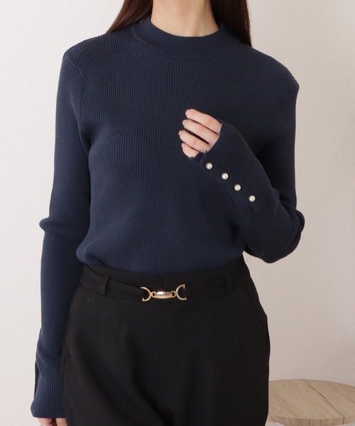 Lace Ladies(レースレディース)の「袖パールプチハイネックリブニットプルオーバー(ニット/セーター・レディース・グリーン/ベージュ/ブラック/ピンク/ネイビー・FREE/S)」の4枚目の写真