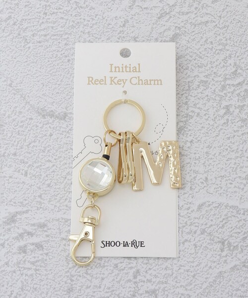 SHOO・LA・RUE（シューラルー）の「◆【イニシャル】リール付きキーチャーム（チャーム・レディース・ゴールド系/ゴールド系1/ゴールド系4/ゴールド系5/ゴールド系2/ゴールド系3・00）」の2枚目の写真