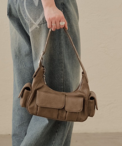 Chico(チコ)の「【新色追加】2ポケットバッグ(ショルダーバッグ・レディース・シルバー/ブラック/アイボリー/ブラウン・FREE)」の3枚目の写真