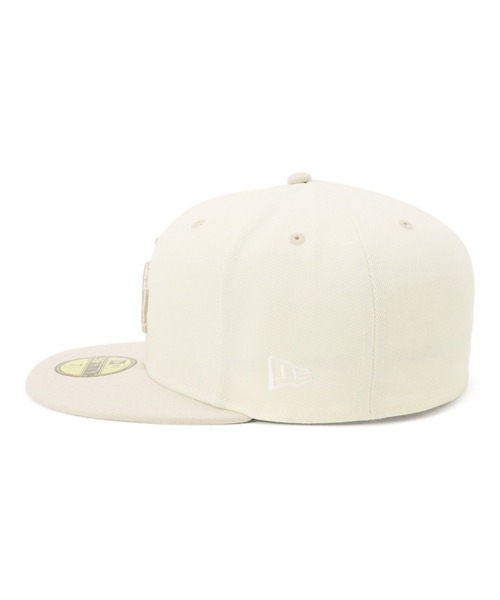 NEW ERA（ニューエラ）の「ニューエラ キャップ 59FIFTY ONSPOTZ別注（キャップ・メンズ・ホワイト系その他/ホワイト/ホワイト系その他2/ホワイト系その他3・7 3/8/7 1/4/7 1/8/8/7 7/8/7 3/4/7 5/8/7 1/2/7）」の6枚目の写真