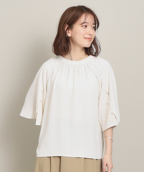 ITS'DEMO（イッツデモ）の「◆【オフィスに／袖2way仕様】袖スリットパールブラウス（シャツ/ブラウス・レディース・ブラック/オフホワイト/サックスブルー/ナチュラル・00）」の5枚目の写真
