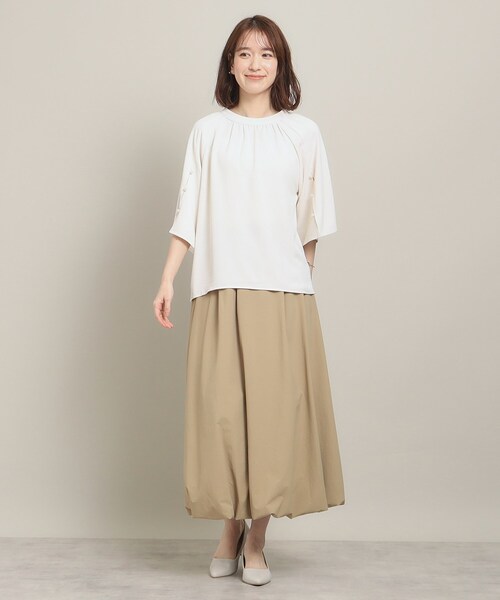 ITS'DEMO（イッツデモ）の「◆【オフィスに／袖2way仕様】袖スリットパールブラウス（シャツ/ブラウス・レディース・ブラック/オフホワイト/サックスブルー/ナチュラル・00）」の6枚目の写真