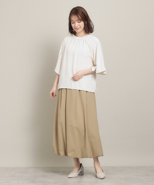 ITS'DEMO（イッツデモ）の「◆【オフィスに／袖2way仕様】袖スリットパールブラウス（シャツ/ブラウス・レディース・ブラック/オフホワイト/サックスブルー/ナチュラル・00）」の7枚目の写真