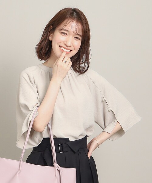 ITS'DEMO（イッツデモ）の「◆【オフィスに／袖2way仕様】袖スリットパールブラウス（シャツ/ブラウス・レディース・ブラック/オフホワイト/サックスブルー/ナチュラル・00）」の13枚目の写真