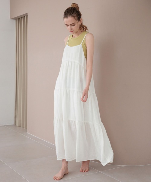 bijorie(ビジュリィ)の「【bijorie】ティアードキャミワンピース(ワンピース・レディース・イエロー/ネイビー/ブルー/オフホワイト・FREE)」の1枚目の写真