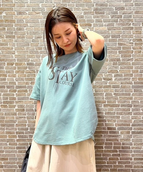 Grand PARK(グランドパーク)の「ロゴ入り ラウンドヘムTシャツ(Tシャツ/カットソー・レディース・ベージュ/ホワイト/グリーン/チャコールグレー・FREE)」の4枚目の写真