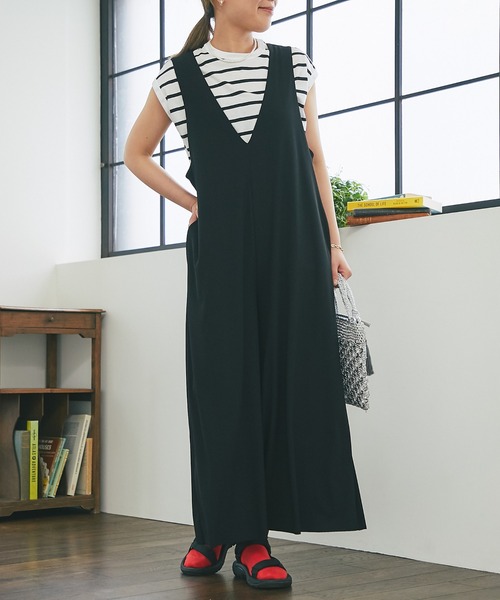 un dix cors（アンディコール）の「《着回ししやすい・定番アイテム》ボーダーノースリカットソー（Tシャツ/カットソー・レディース・オフホワイト/ブラック・FREE）」の3枚目の写真