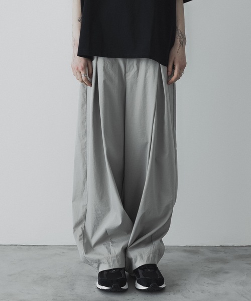 remer（リメール）の「loose cocoon wide PT / ルーズコクーンワイドパンツ（その他パンツ・メンズ・スモークグレー/ブラック/オリーブ・X-SMALL/SMALL/MEDIUM/LARGE）」の4枚目の写真