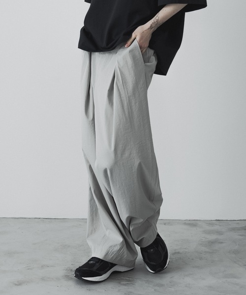 remer（リメール）の「loose cocoon wide PT / ルーズコクーンワイドパンツ（その他パンツ・メンズ・スモークグレー/ブラック/オリーブ・X-SMALL/SMALL/MEDIUM/LARGE）」の7枚目の写真