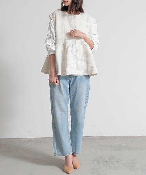 and it_（アンドイット）の「ワッフルキルトペプラムベスト（ベスト・レディース・ベージュ/アイボリー/ブラック・M）」の7枚目の写真