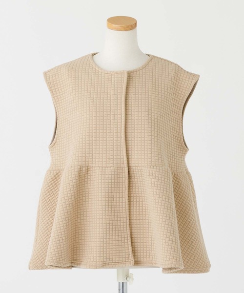 and it_（アンドイット）の「ワッフルキルトペプラムベスト（ベスト・レディース・ベージュ/アイボリー/ブラック・M）」の19枚目の写真