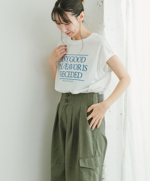 ITEMS URBANRESEARCH（アイテムズ アーバンリサーチ）の「ルーズロゴフレンチTシャツ（Tシャツ/カットソー・レディース・ベージュ/ホワイト/ブラック・FREE）」の7枚目の写真