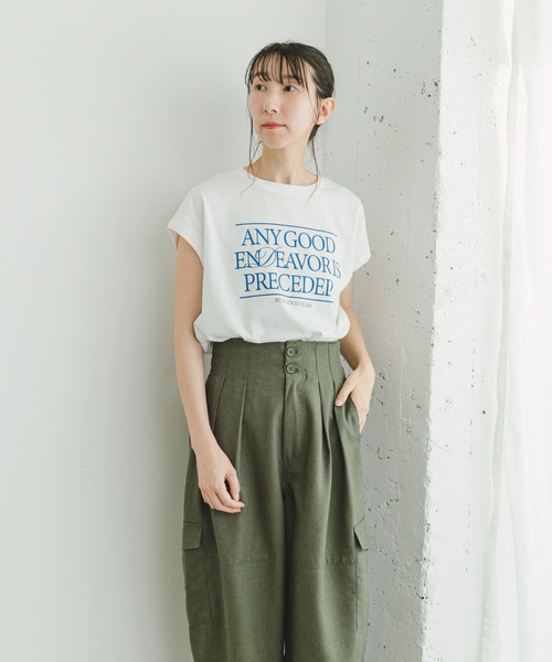 ITEMS URBANRESEARCH（アイテムズ アーバンリサーチ）の「ルーズロゴフレンチTシャツ（Tシャツ/カットソー・レディース・ベージュ/ホワイト/ブラック・FREE）」の9枚目の写真