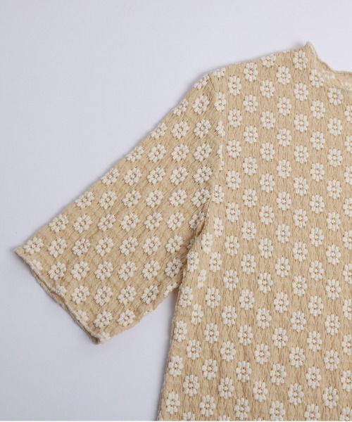 La-gemme(ラジェム)の「立体的フラワートップス(Tシャツ/カットソー・レディース・ベージュ系その他/ブラック×ベージュ/アイボリー/ブラック・フリー)」の9枚目の写真