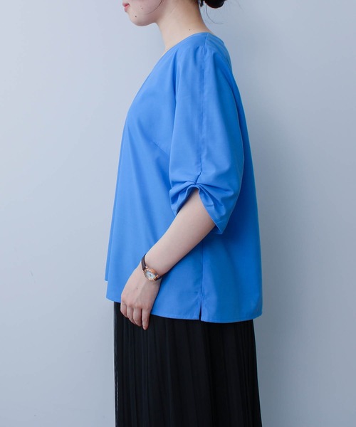 fleur by mint breeze(フルールバイミントブリーズ)の「【L~5L 大きいサイズ】タックスリーブVネックブラウス(シャツ/ブラウス・レディース・オレンジ/ネイビー/ブルー・L/LL/3L/4L/5L)」の16枚目の写真
