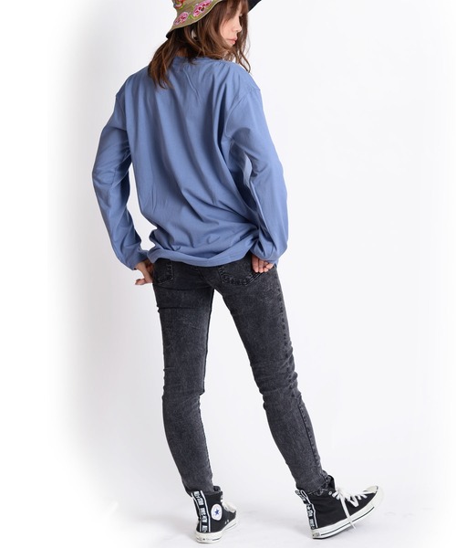 MARAI(マーライ)の「プレーン長袖Tシャツ 無地ロンT ニュアンスカラー(Tシャツ/カットソー・レディース・カーキ系/ブルー/チャコール/グレイッシュベージュ/マスタード/ホワイト/ブラック/ターコイズブルー系・FREE)」の12枚目の写真