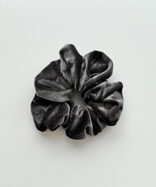 CANAL JEAN（キャナルジーン）の「diggity　ベロアシュシュ（シュシュ・レディース・ネイビー/ブラウン/グレー・ONE SIZE）」の11枚目の写真